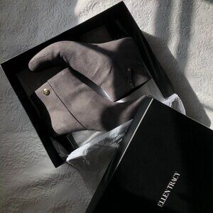 Ellen Tracy grey suede ankle boots